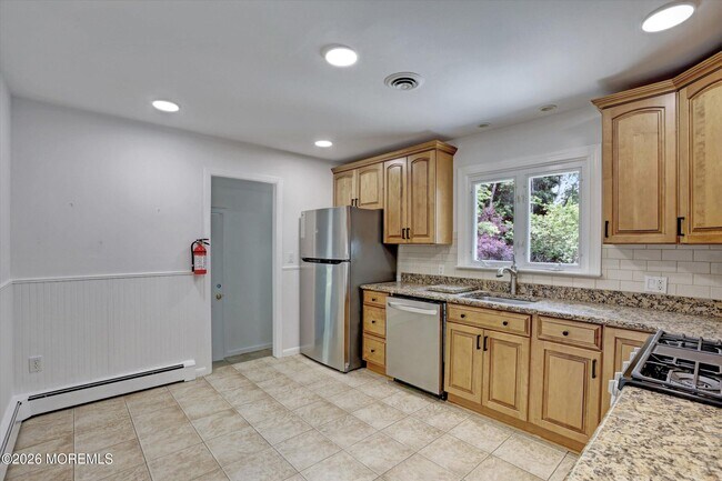 Building Photo - 125 Beechwood Ave