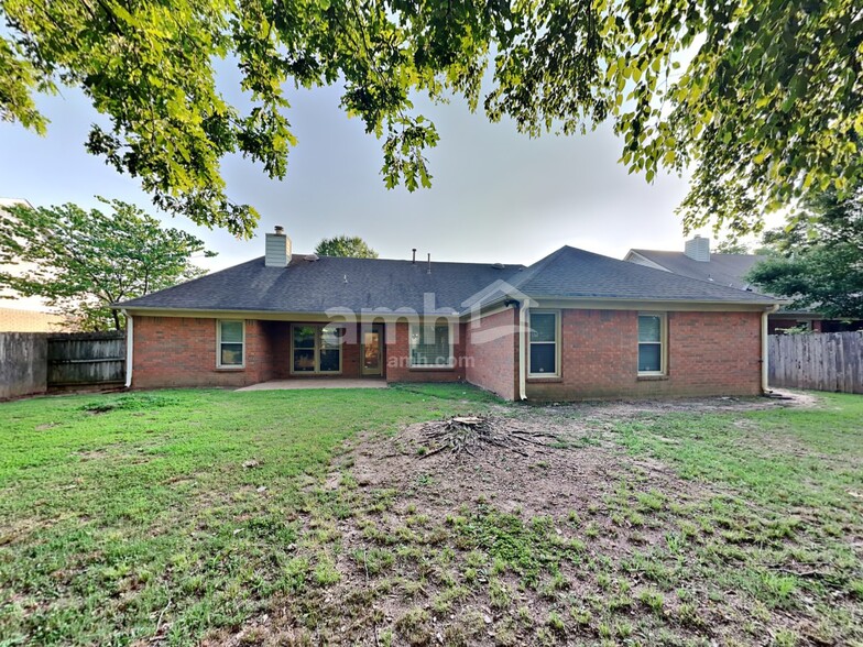 Building Photo - 536 Herring Ln