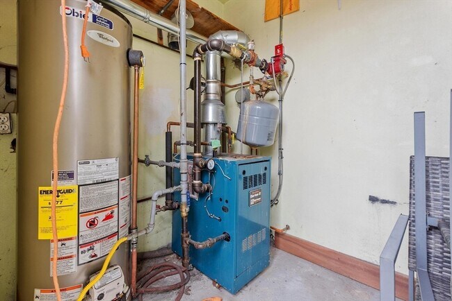 Building Photo - 45 Kinglet Dr