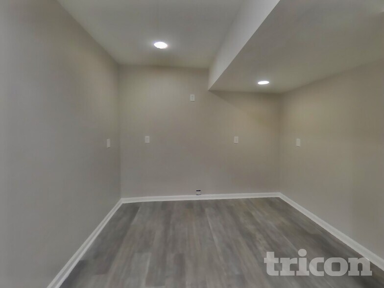 Building Photo - 100 Hillcrest Point