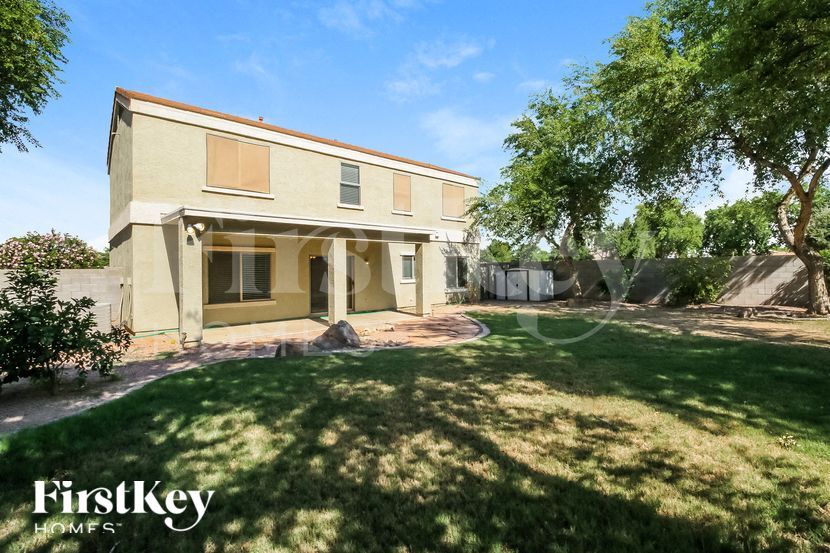 Building Photo - 39226 N Luke Cir