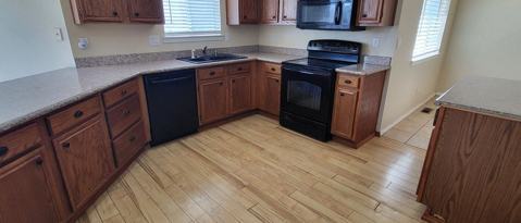 Building Photo - 2845 Tangerine Dr
