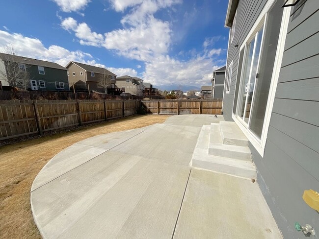 Building Photo - 3 Bedroom Home Available Near N Powers Blvd & Dublin Blvd!