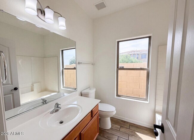 Building Photo - 606 W Beautiful Ln