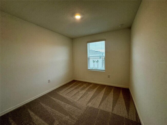 Building Photo - 3037 Canary Ave