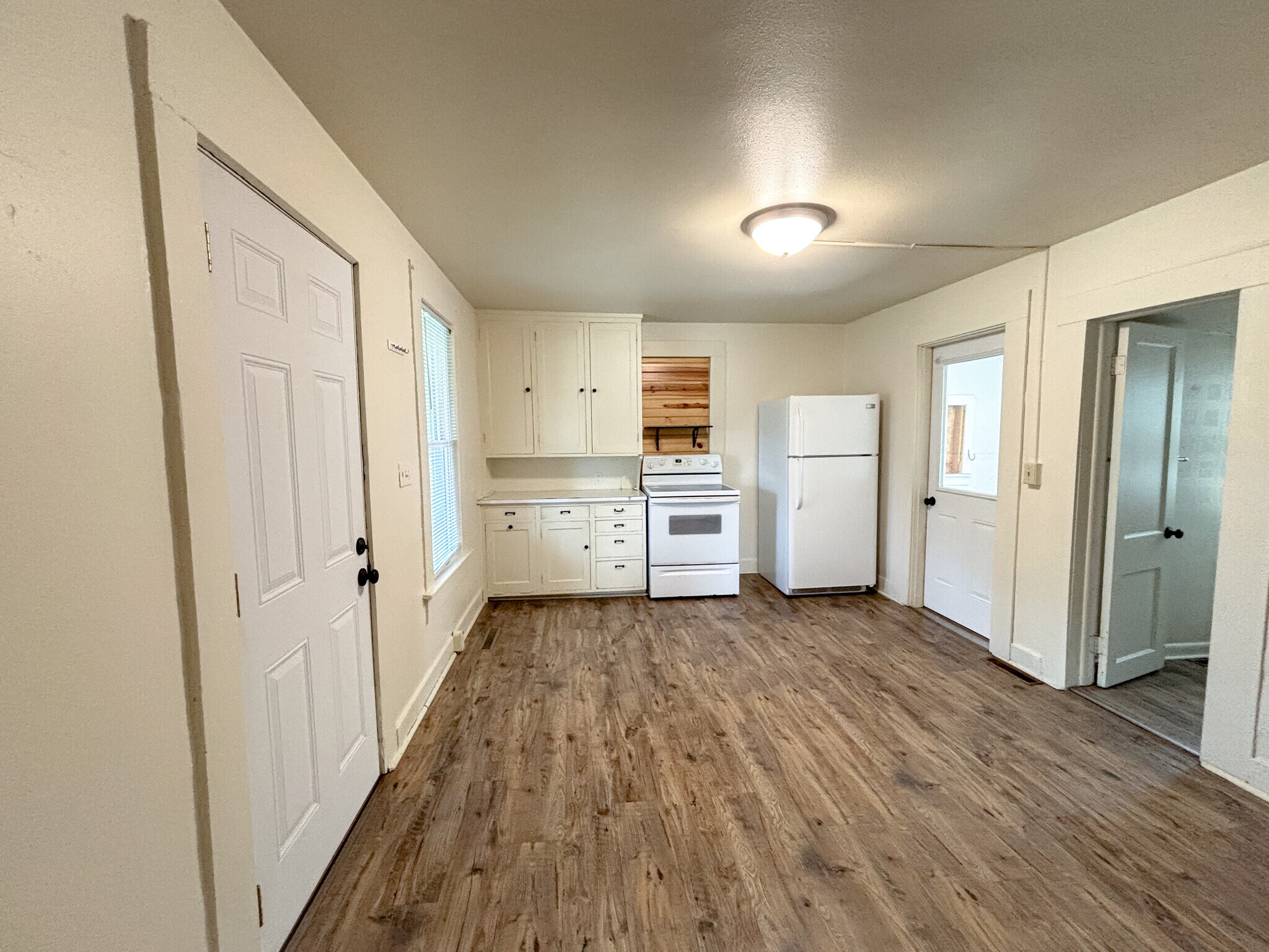 Building Photo - 3 Division St