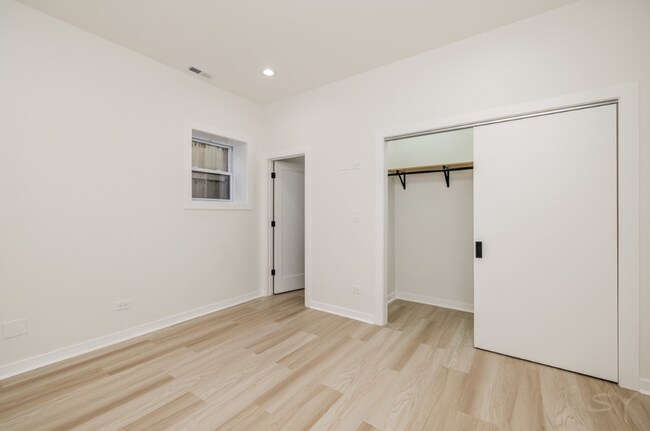 Building Photo - 1058 N Central Park Ave