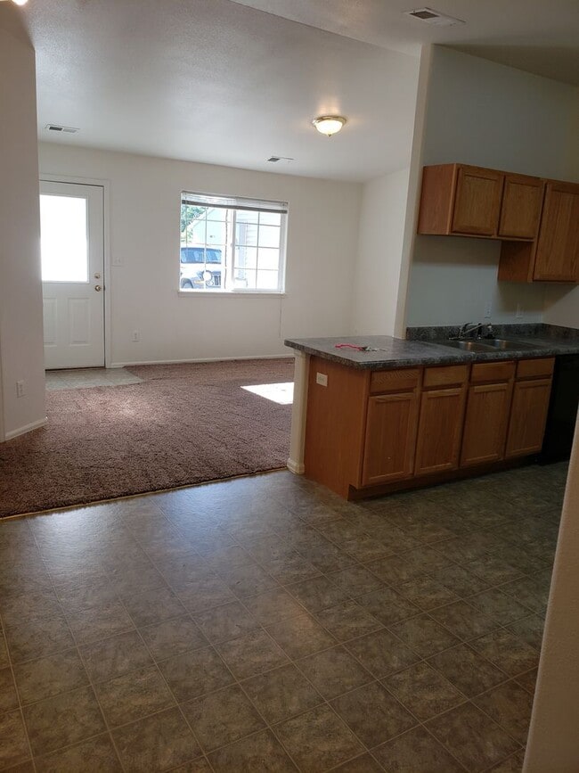 Building Photo - 1733 Christopher Way