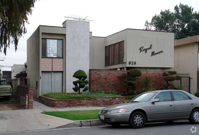Primary Photo - Royal Manor