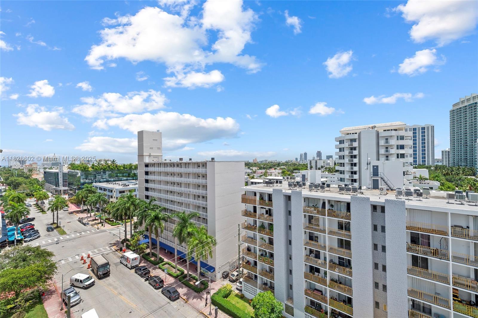 Building Photo - 1345 Lincoln Rd