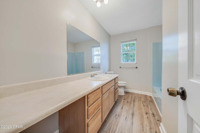 Building Photo - 404 Missouri Ave