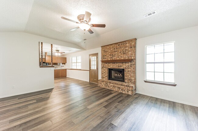 Building Photo - 3/ 2  Home for Rent!