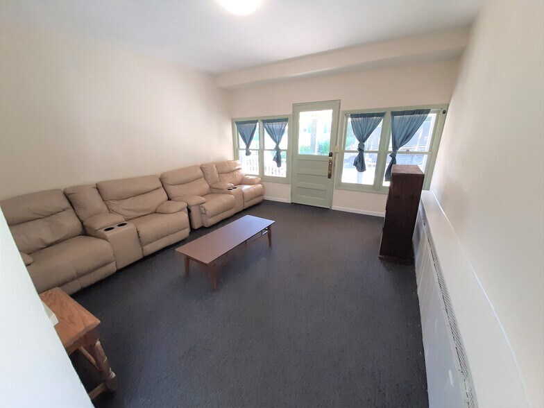 Building Photo - 416 Hudson St