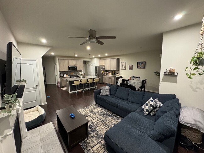 Building Photo - 4859 Broomfield Way