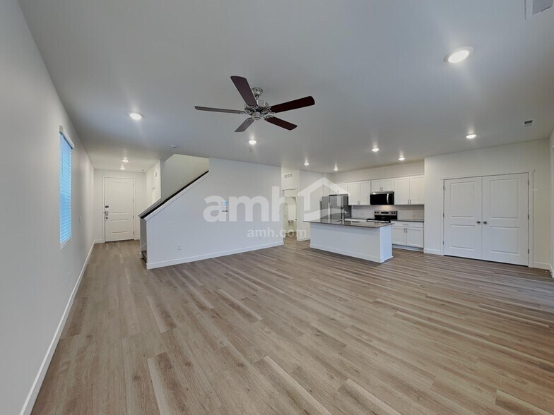 Building Photo - 8536 47th Pl NE