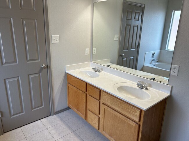 Building Photo - 5308 Birmingham Cir