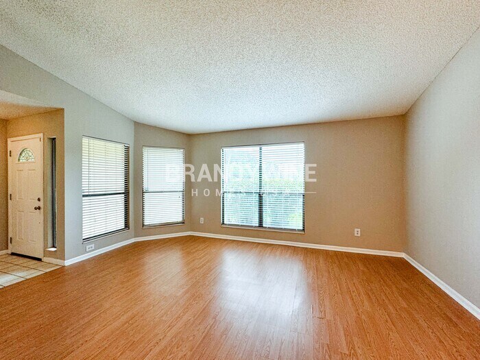 Building Photo - 14280 Falconhead Dr