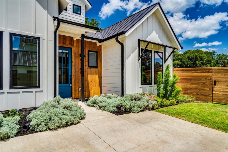 Building Photo - 4018 Valley View Rd