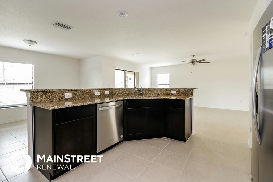 Building Photo - 8245 Silverbell Loop