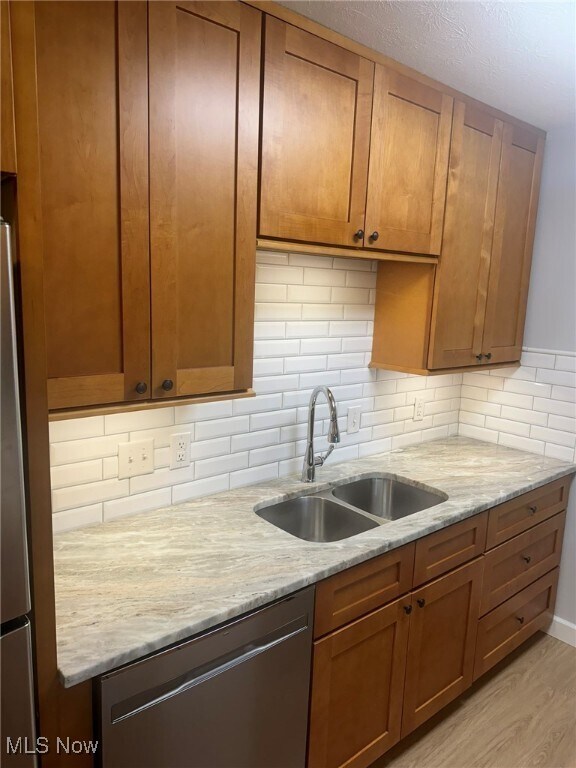 Building Photo - 7045 Carriage Hill Dr