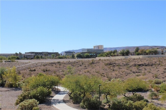 Building Photo - 733 Chase Tree St