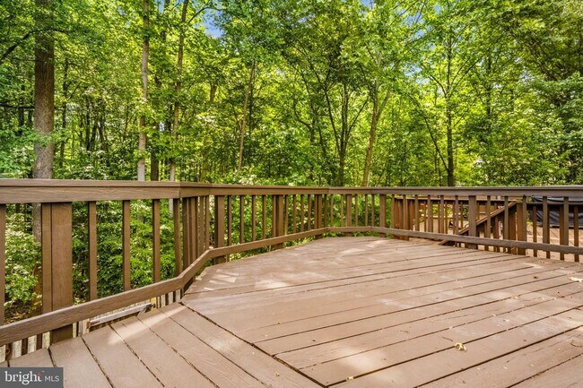 Building Photo - 6088 Heatherwood Dr