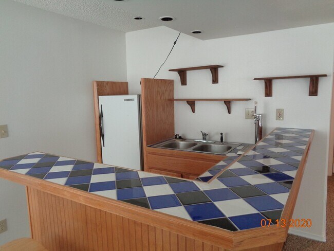 Building Photo - Great location close to shopping, gyms and entertainment.