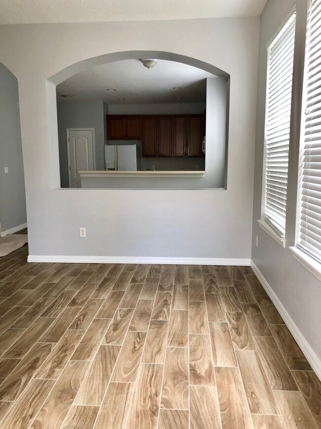 Building Photo - 10764 Garden Lily Dr