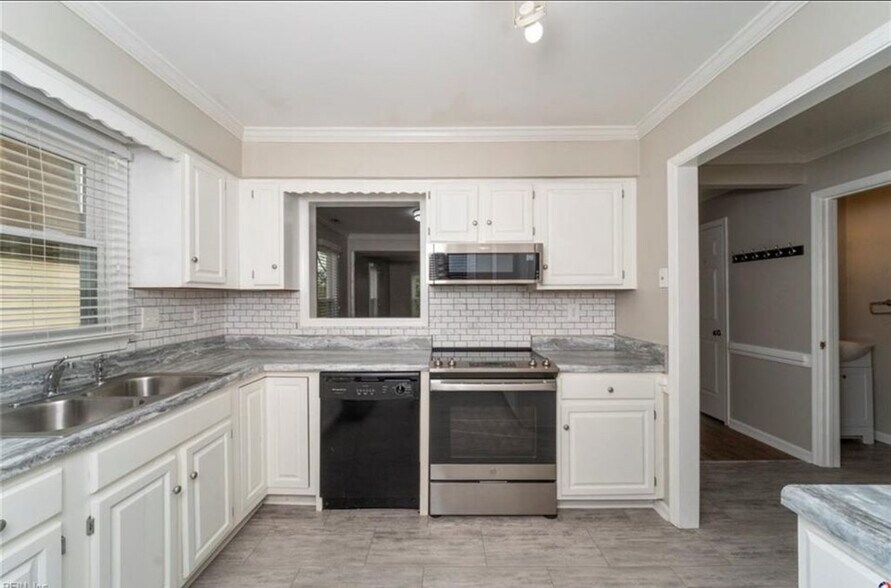 Building Photo - 418 Lake Havasu Dr