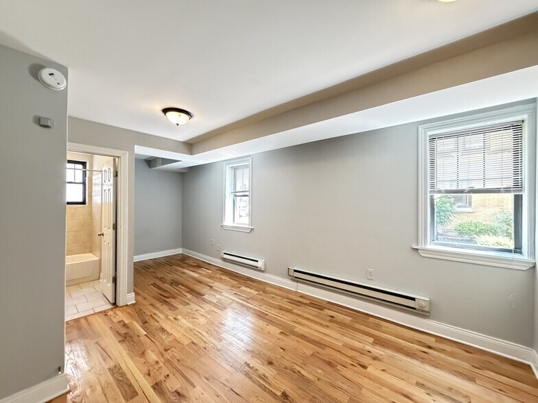 Building Photo - 2854 N Orchard St