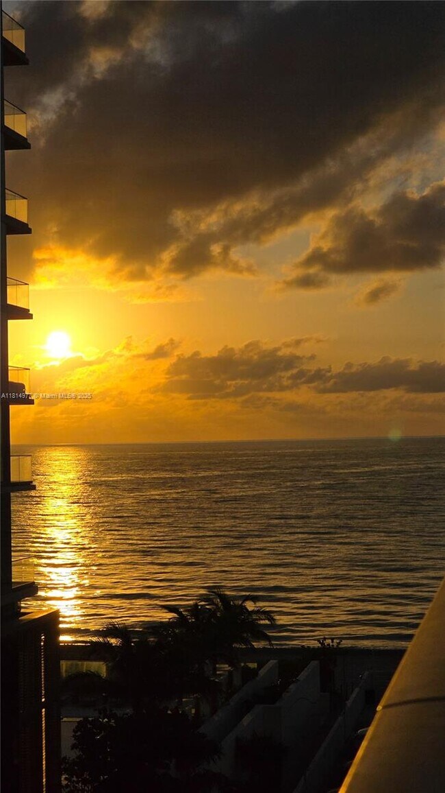 Building Photo - 2030 S Ocean Dr