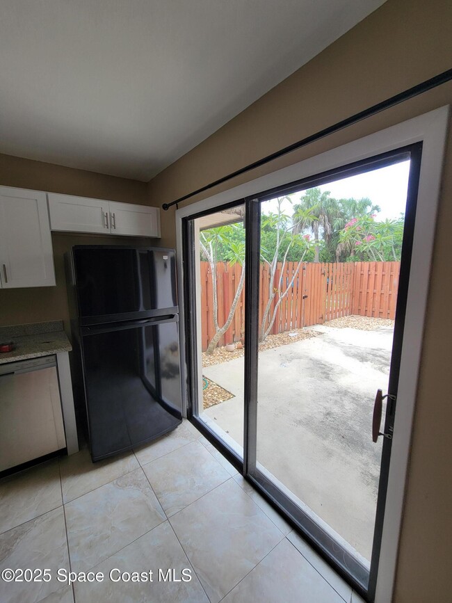 Building Photo - 2313 Vista Oaks Cir NE