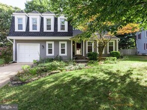 Building Photo - Comfort, Space, and Location: 4BR Alexandria Home Near Huntington Metro