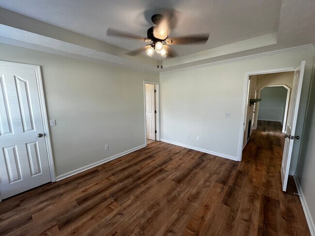 Building Photo - New On the Market!