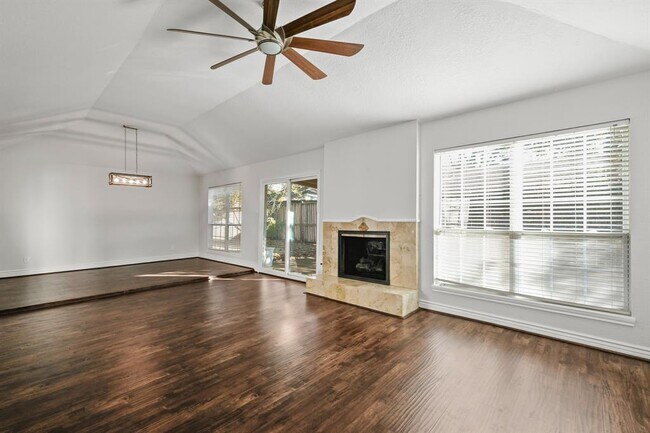Building Photo - 12848 Westleigh Dr
