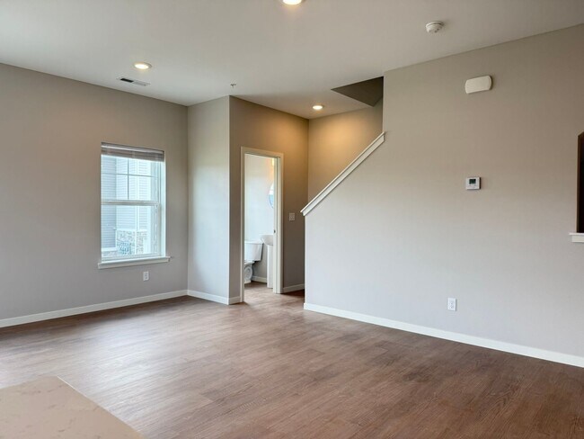 Building Photo - 153 Ellen Lane