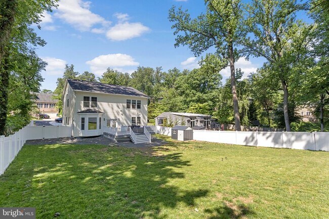 Building Photo - 3925 Ashwood Pl
