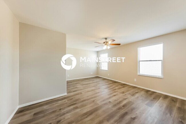 Building Photo - 3 Bedroom Pet-Friendly Home in Phoenix, AZ with Main Street Renewal