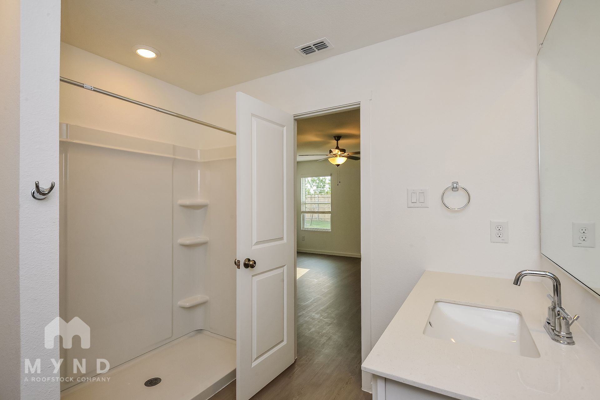 Building Photo - 2724 Mistwood Dr