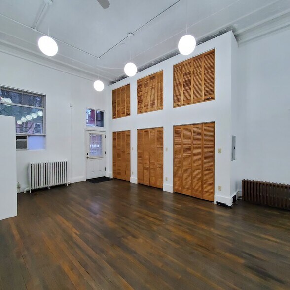Building Photo - 1704 Mary St