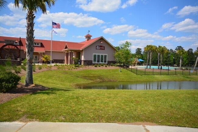 Building Photo - Executive Home in Convenient Location