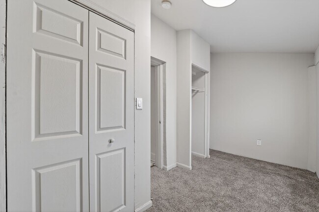 Building Photo - 1239 Penn St NE