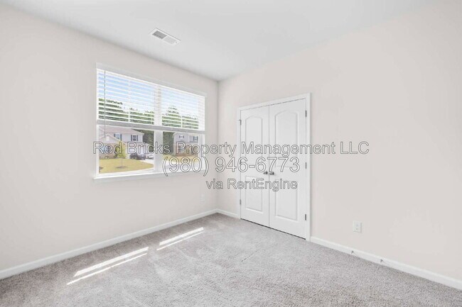 Building Photo - 3432 Bluff Hill Lane