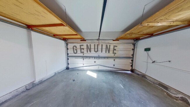 Building Photo - COMING SOON: Beautiful 3BD 3.5BA Townhome in Newport Heights