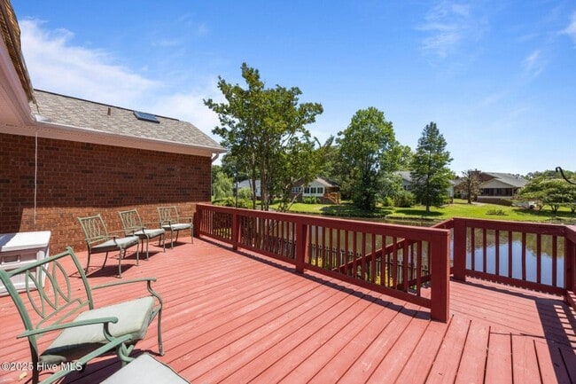Building Photo - Canebrake