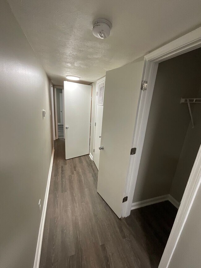 Building Photo - 4 Bed 2 Bath for Rent