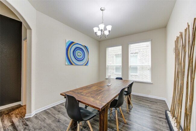 Building Photo - 3330 Madison Elm St