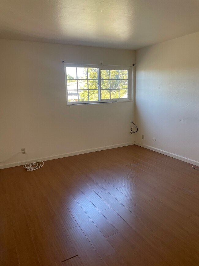 Building Photo - 3617 Loma Vista Ave