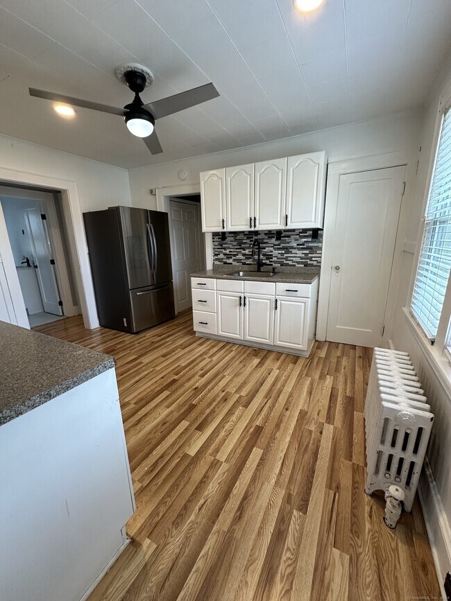 Building Photo - 83 High Park Ave