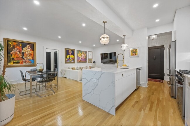 Building Photo - 47 Lafayette Pl